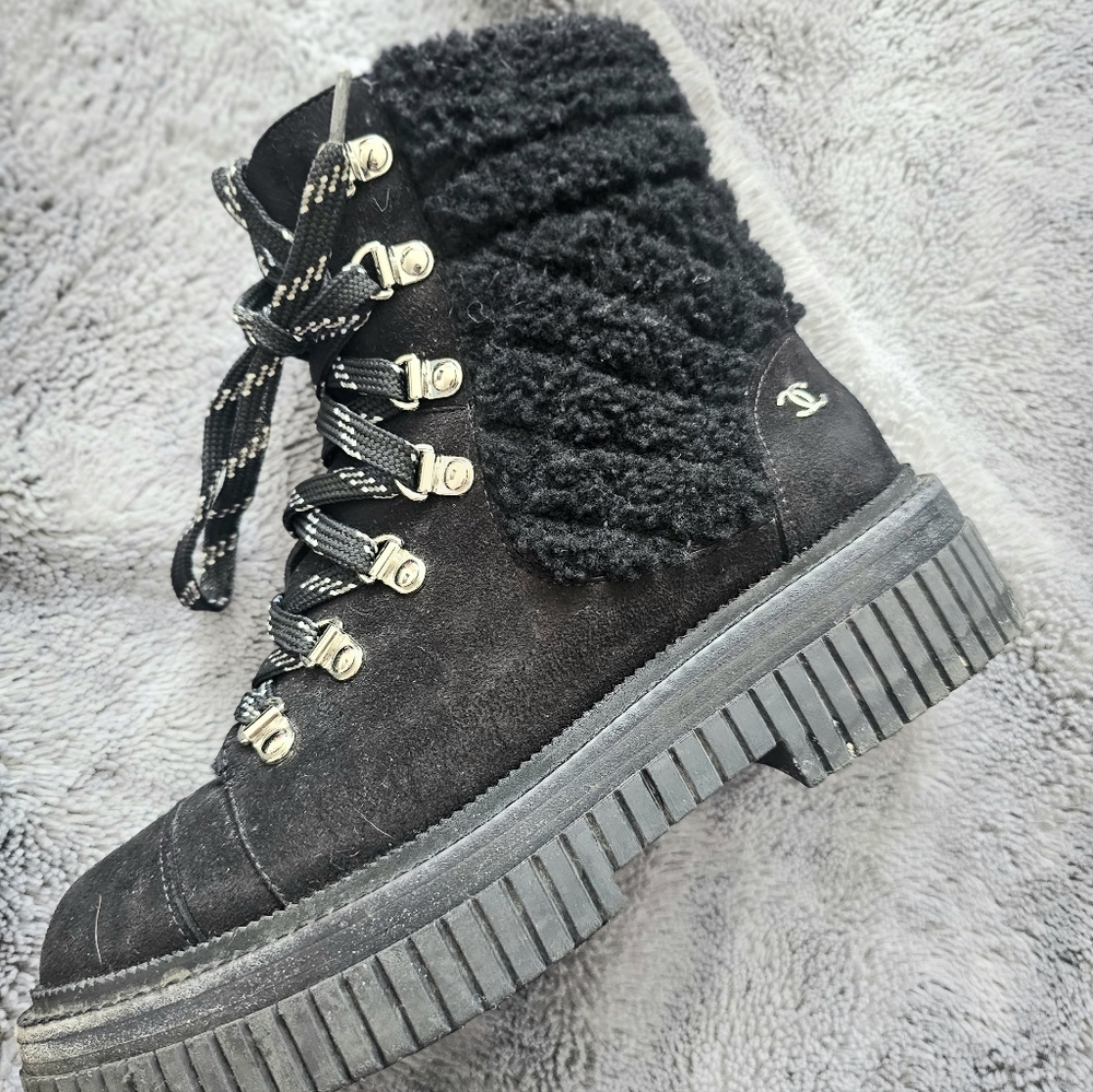 CHANEL black boots - Picture 2 of 10